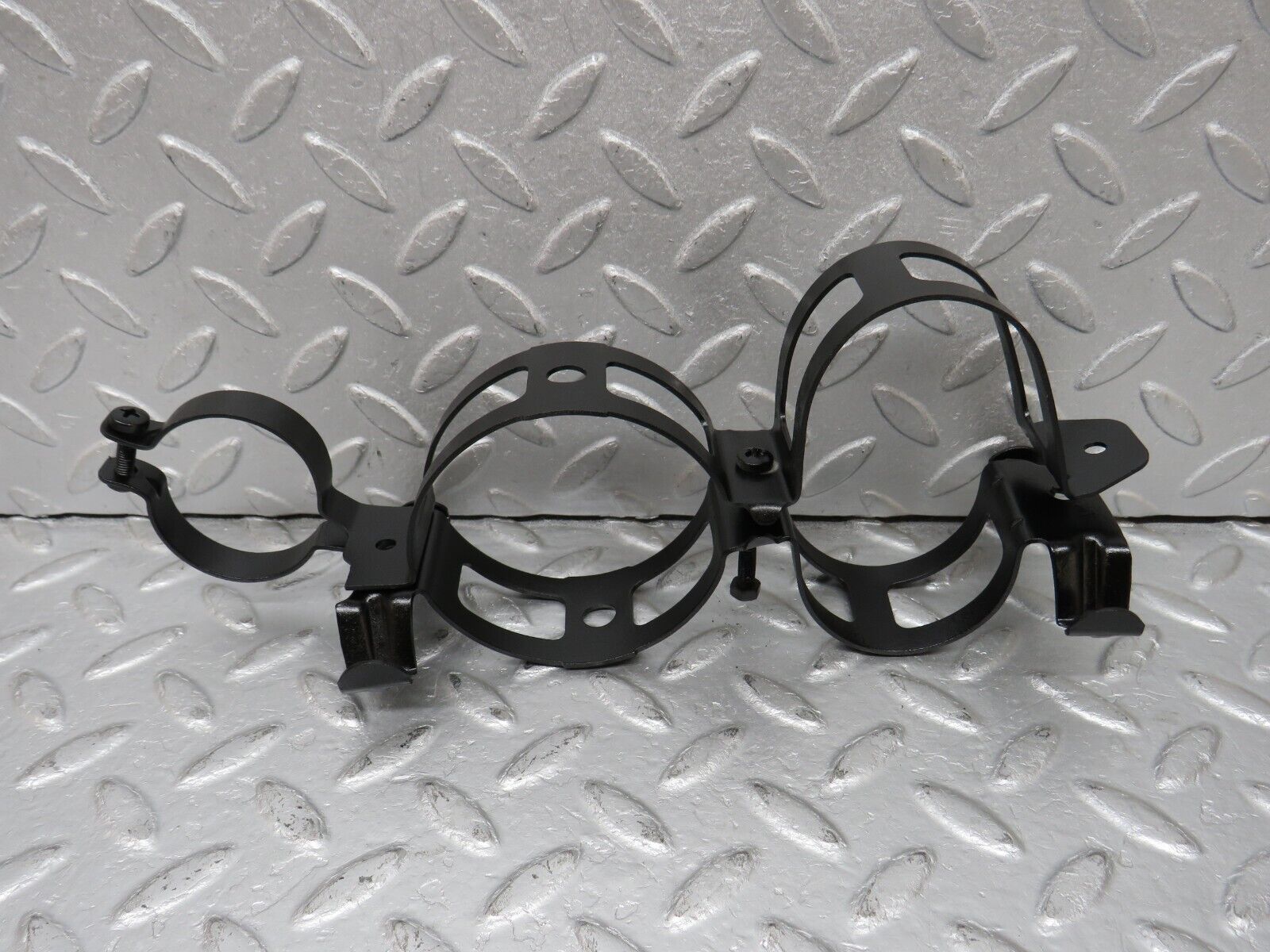 38928 Mercedes-Benz W201 190E 2.6L Fuel Pump Fuel Filter Holder Bracket