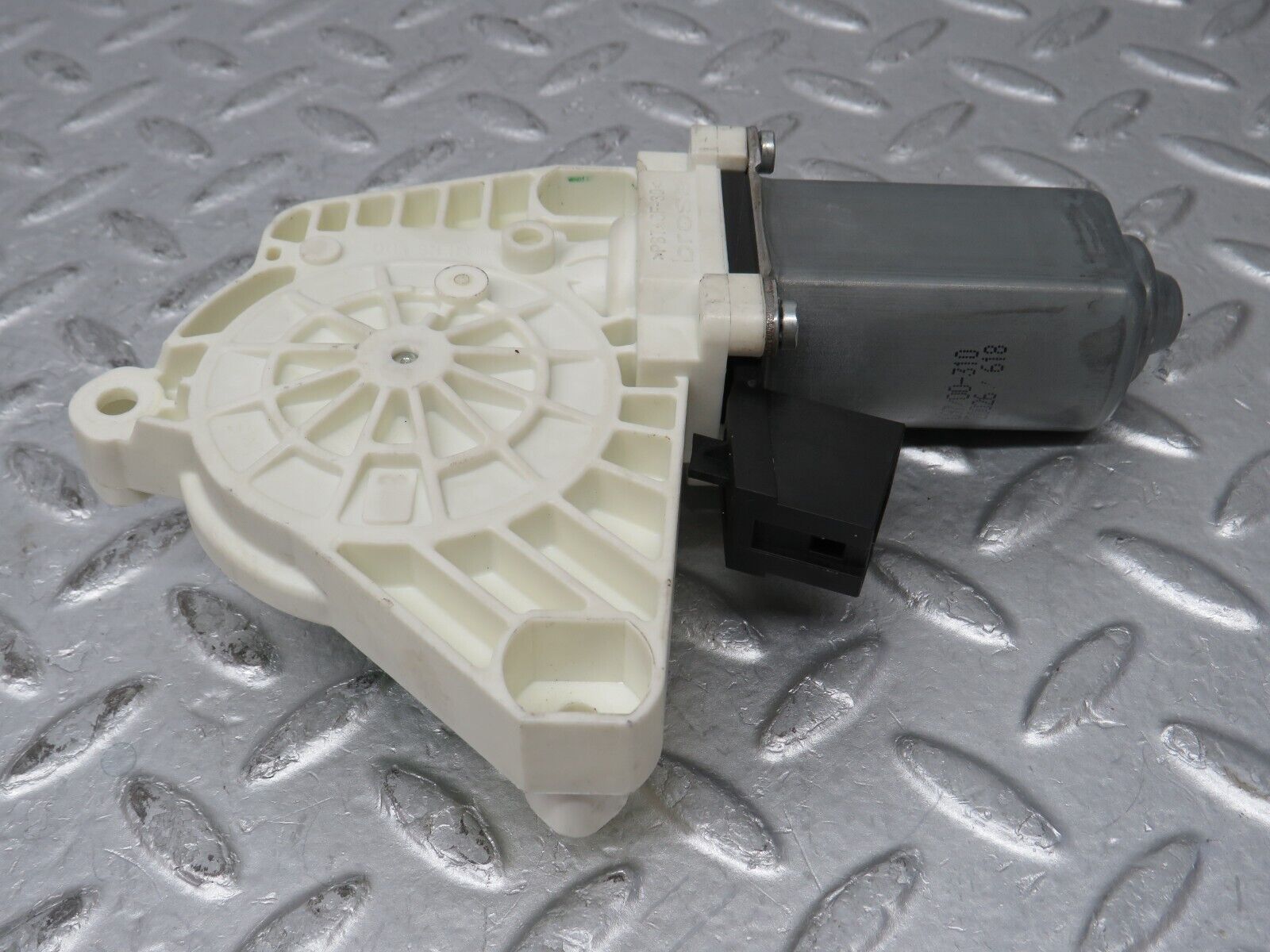 35163 Mercedes-Benz W221 Rear Left Window Regulator Motor 2218202942