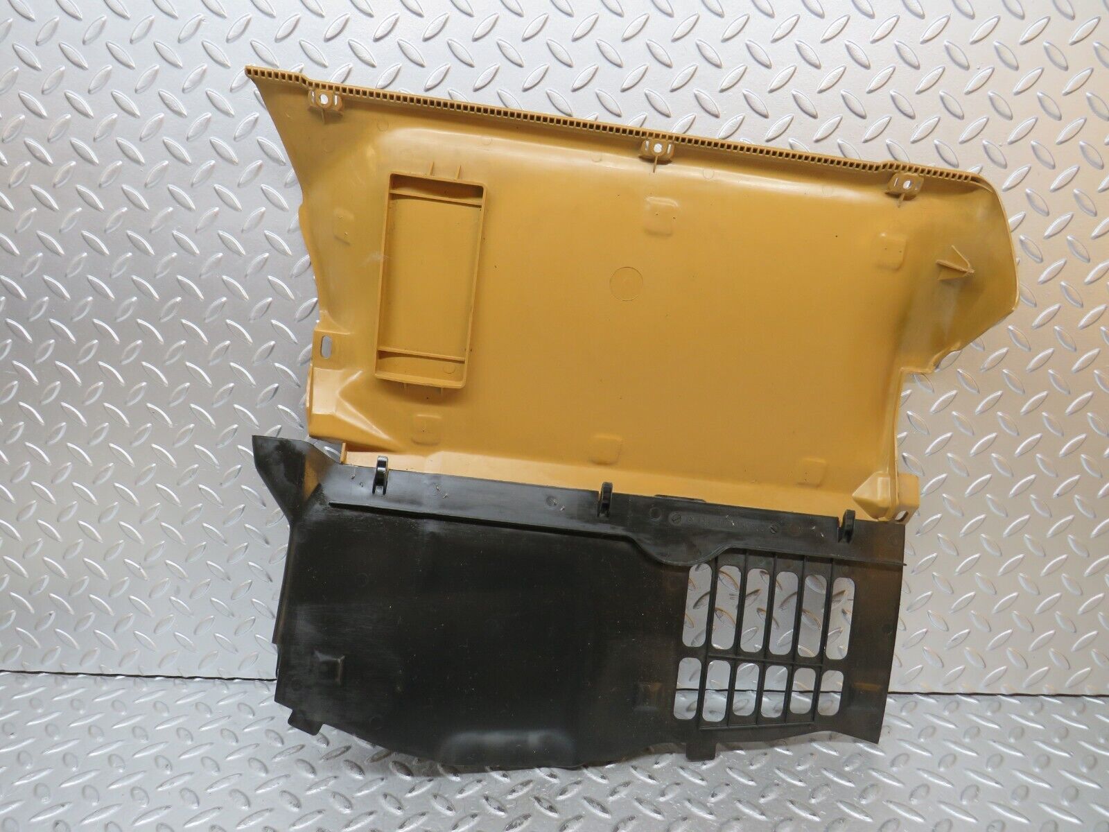 28685 Mercedes-Benz W123 230E Under Dash Panel Left Side Palomino 1236892708