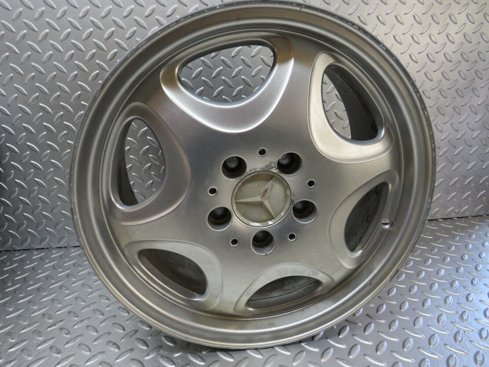 24716 Mercedes-Benz W140 S320 Alloy Wheel Set 7.5Jx16H2 ET51 1404011402