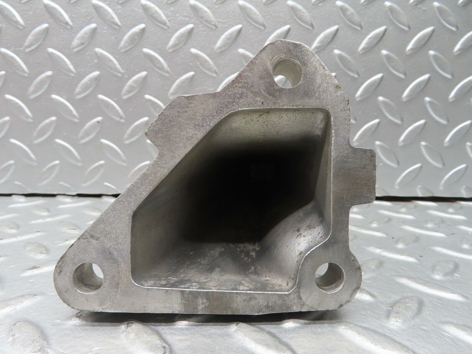 21290 Mercedes-Benz W123 230E Engine Mount Bracket Right Side 1022230304