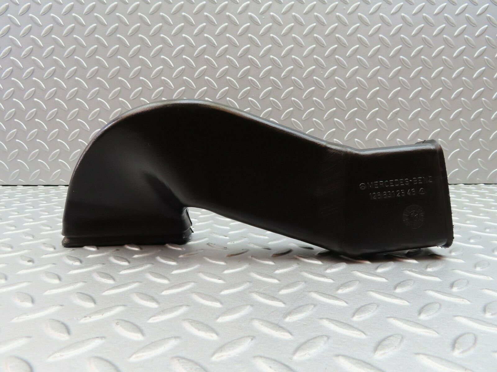 6140 Mercedes-Benz W126 380SE Dashboard Air Duct 1268312546