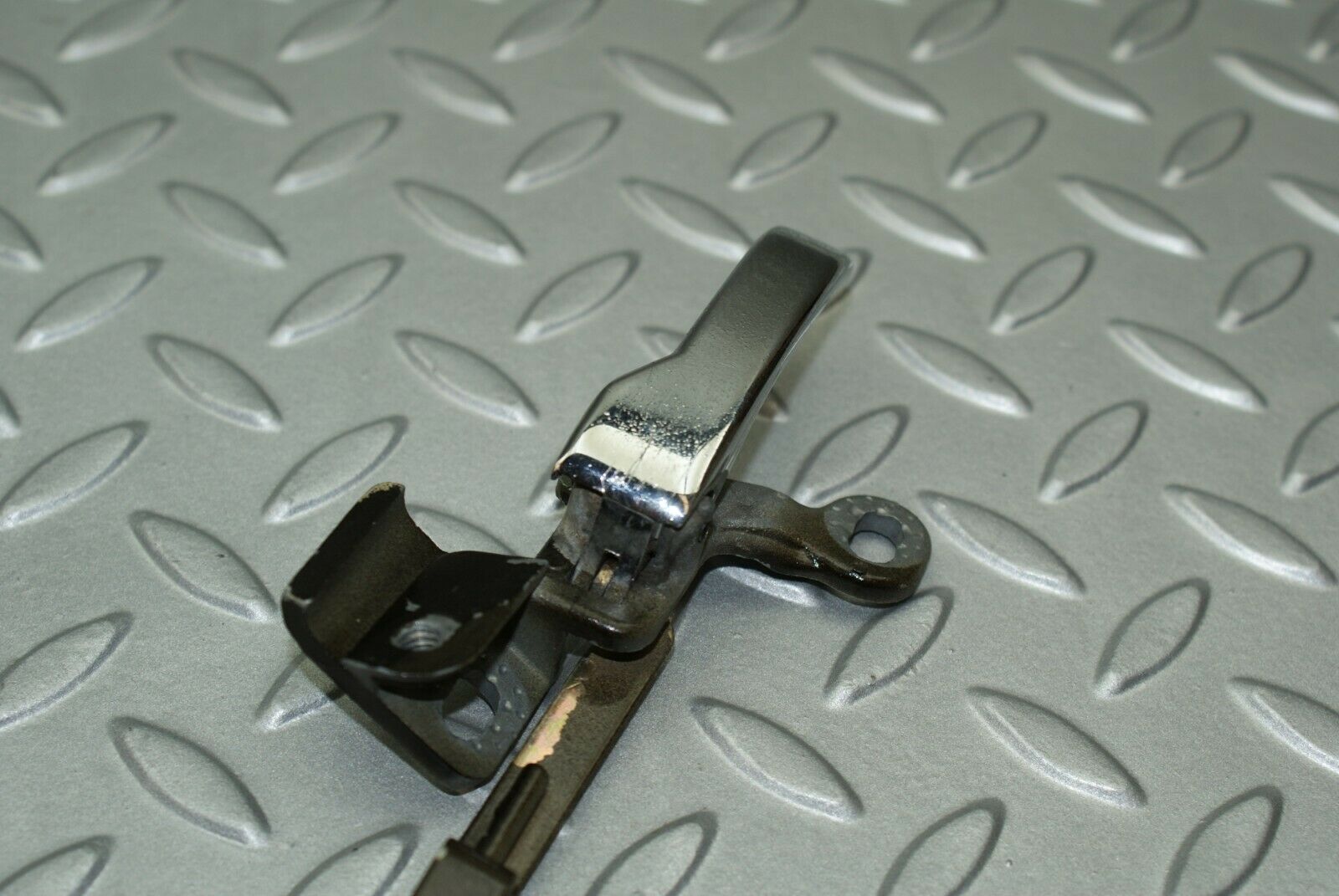 3234 Mercedes-Benz W115 220D Chrome Door Handle Left 1157660119