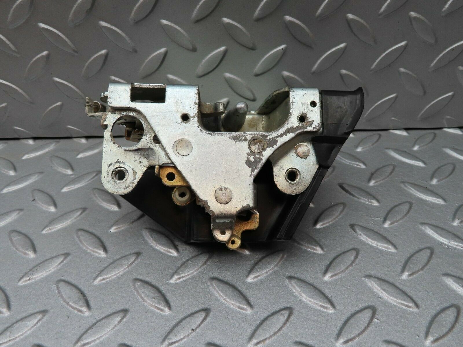 4314 Mercedes-Benz W123 230E Rear Left Door Lock Mechanism