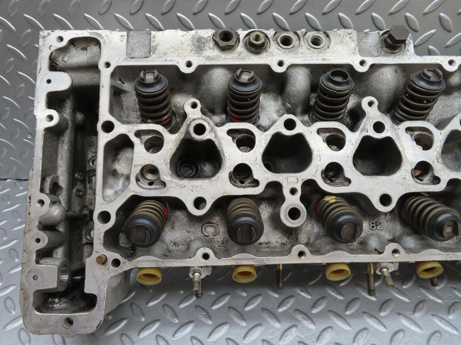 16072 Mercedes-Benz W123 280E Cylinder Head 1100161901