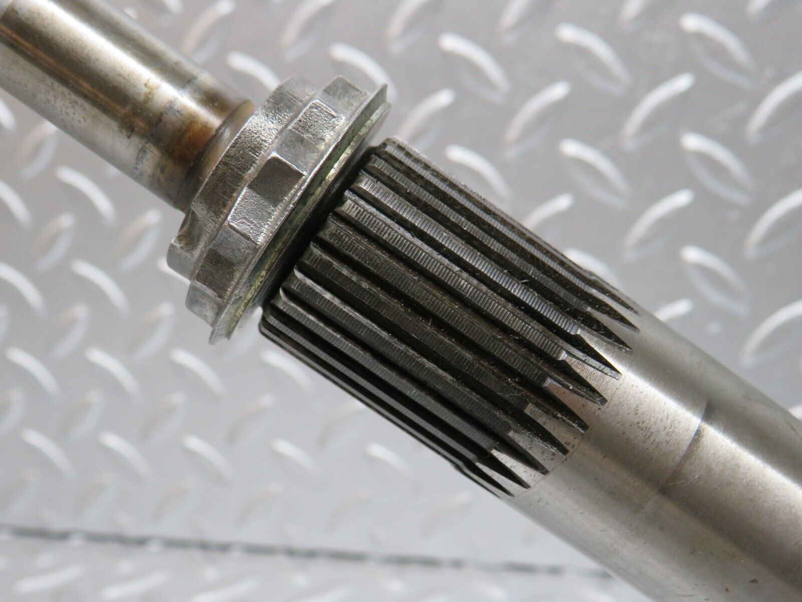 30227 Mercedes-Benz W123 230E Automatic Gearbox Input Shaft 722.122