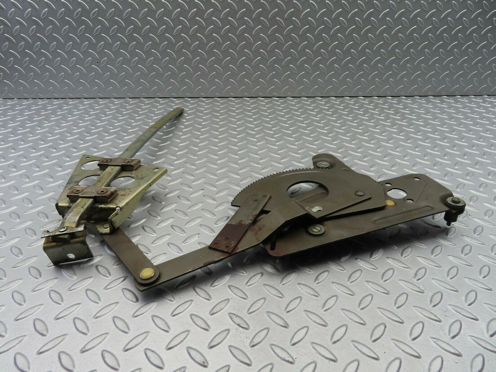 7171 Mercedes-Benz C107 350SLC Coupe Rear Left Power Window Regulator