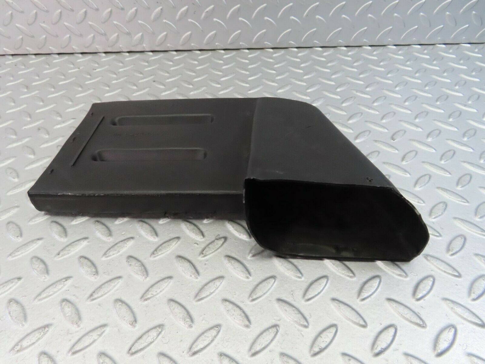 9324 Mercedes-Benz C124 300CE Coupe Ventilation Air Duct Left Side 1249310346