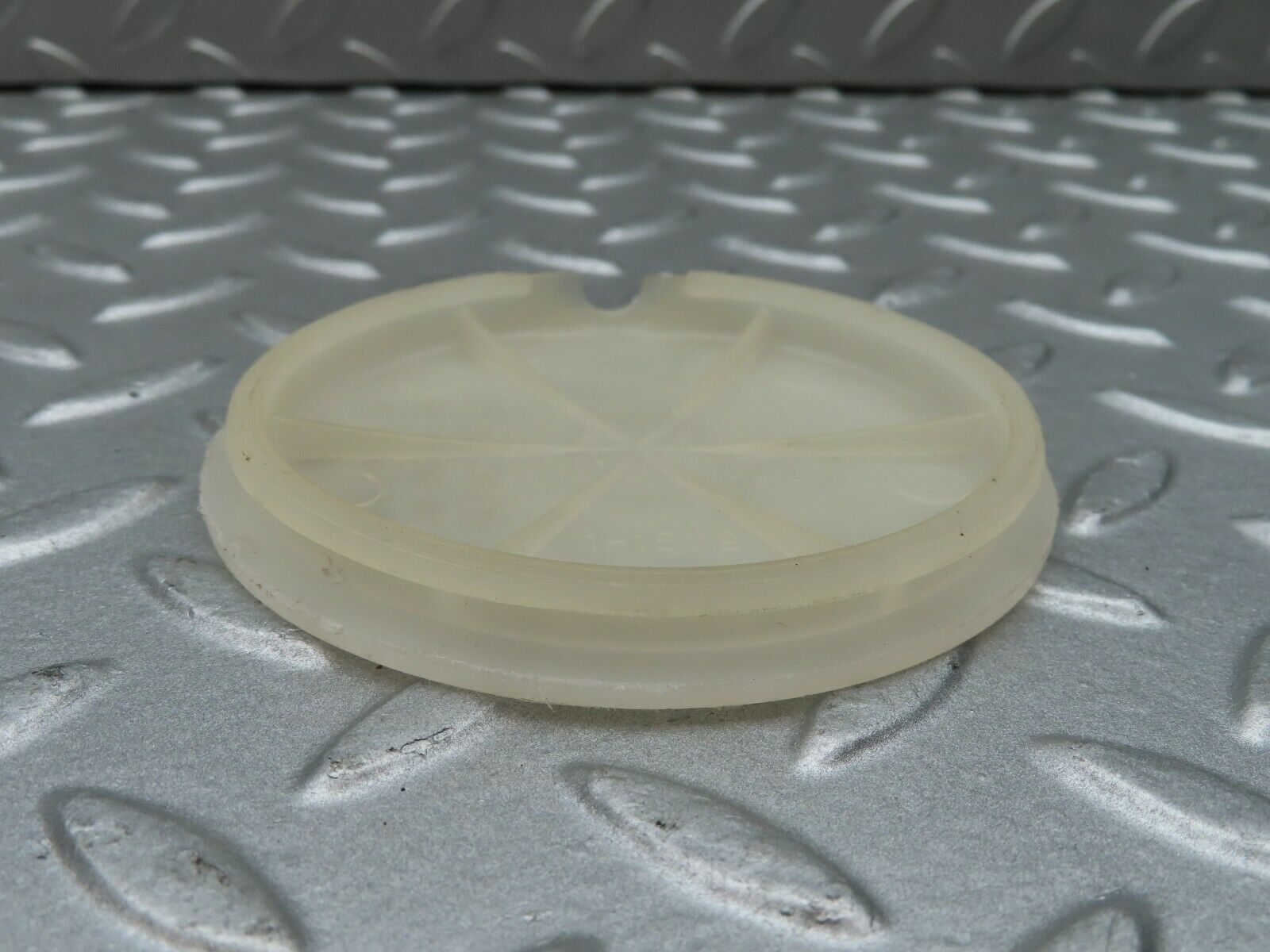 3921 Mercedes-Benz S123 200T Wagon Cover Lid 1239870145