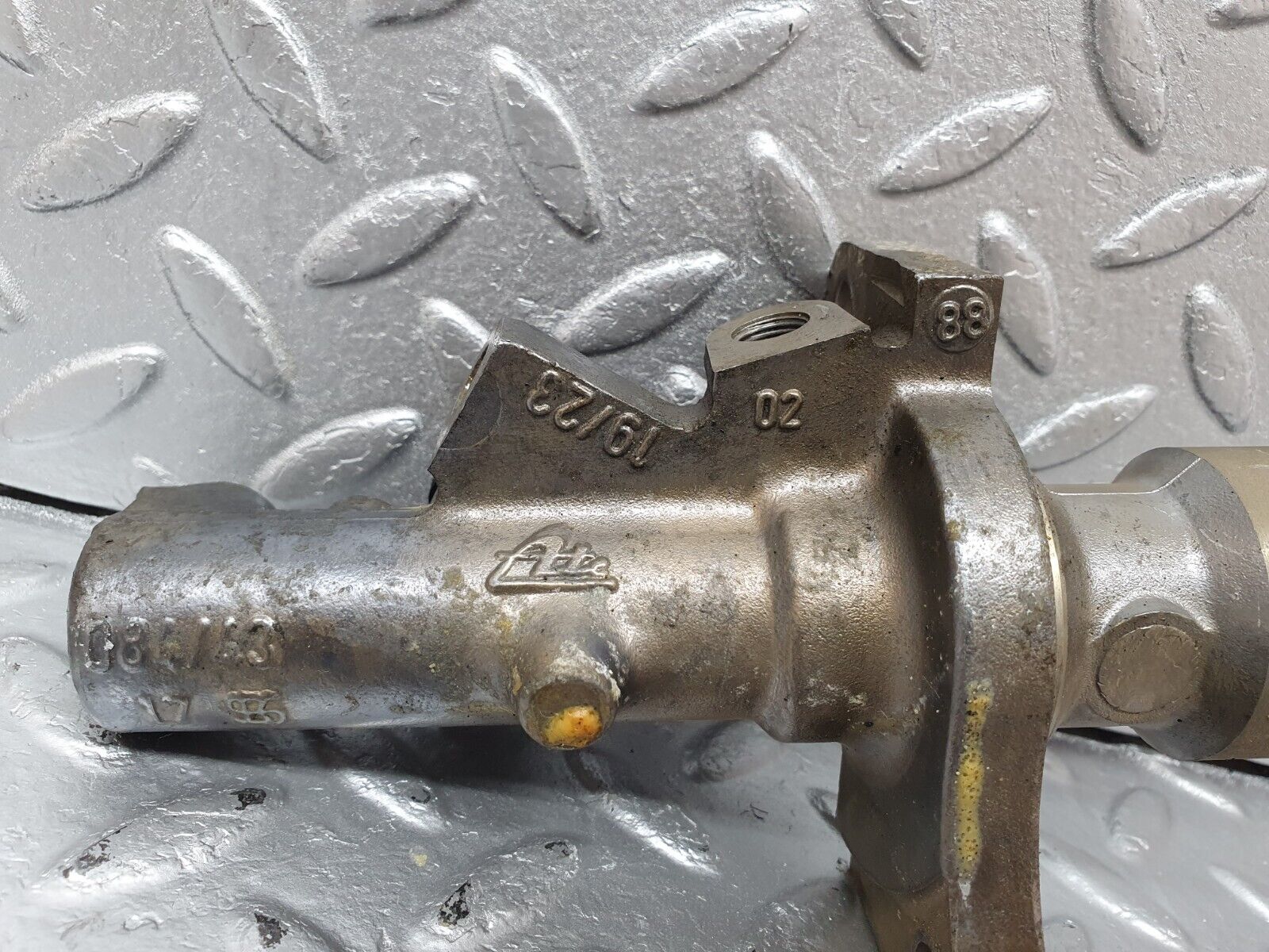 41449 Mercedes-Benz W124 200E Brake Master Cylinder ATE