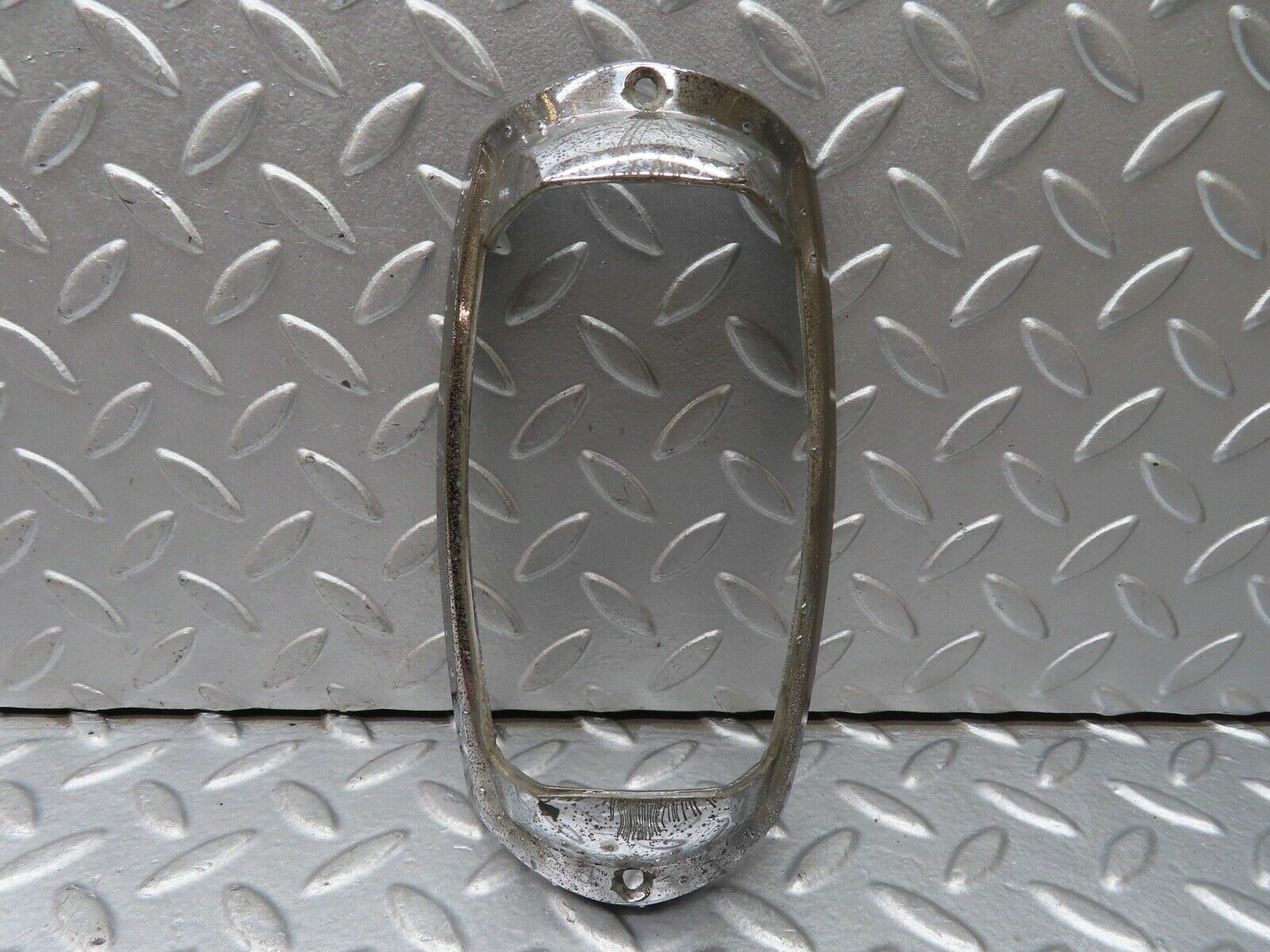 18665 Mercedes-Benz W120 W121 Ponton Tail Light Chrome Frame