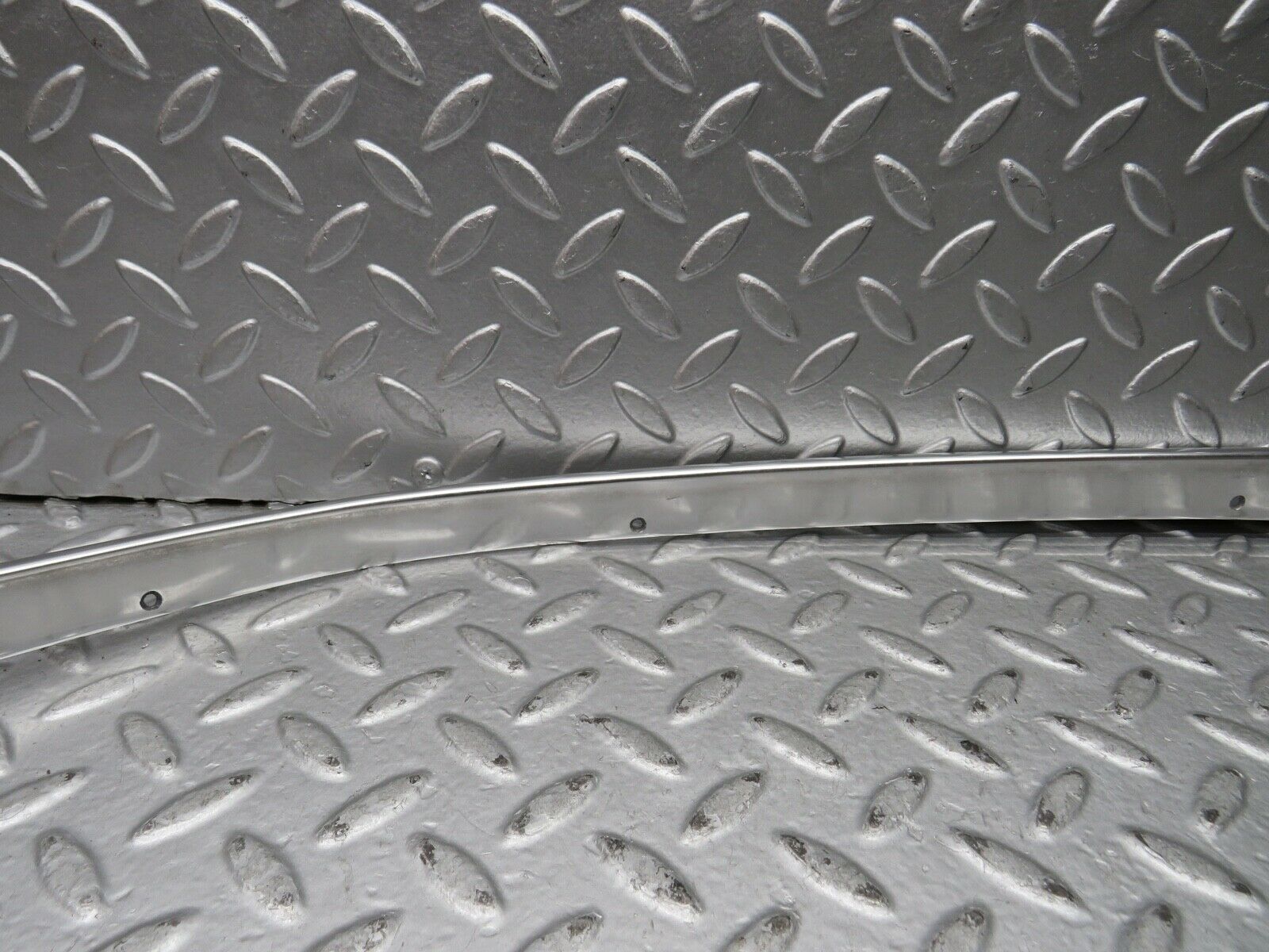 21808 Mercedes-Benz W126 300SE Roof Chrome Trim Left Side