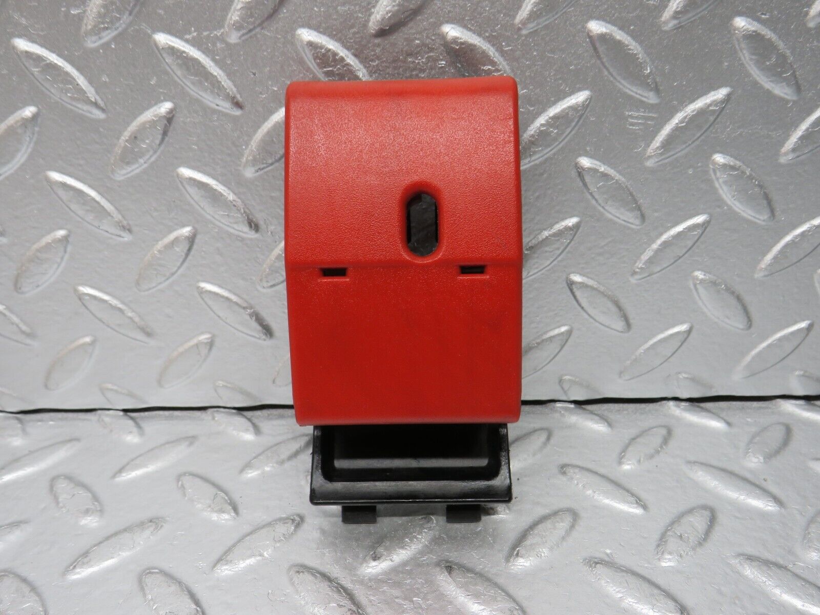 31334 Mercedes-Benz S124 220TE Wagon Bonnet Release Handle