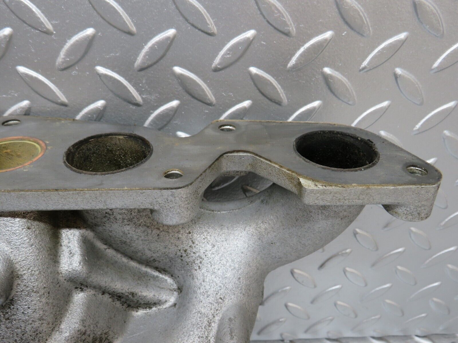 25625 Mercedes-Benz W123 200 Intake Manifold 1021411601