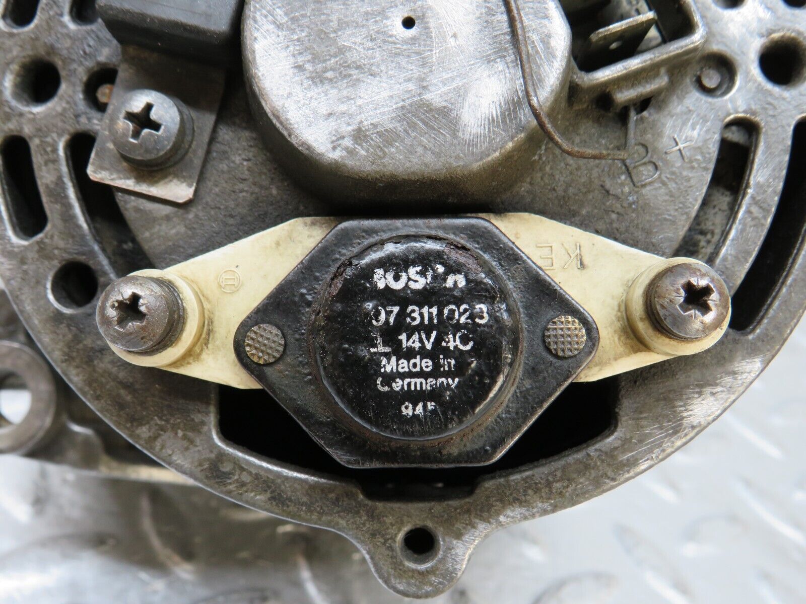 36666 Mercedes-Benz W201 190E 2.0L Alternator Generator 6011550115