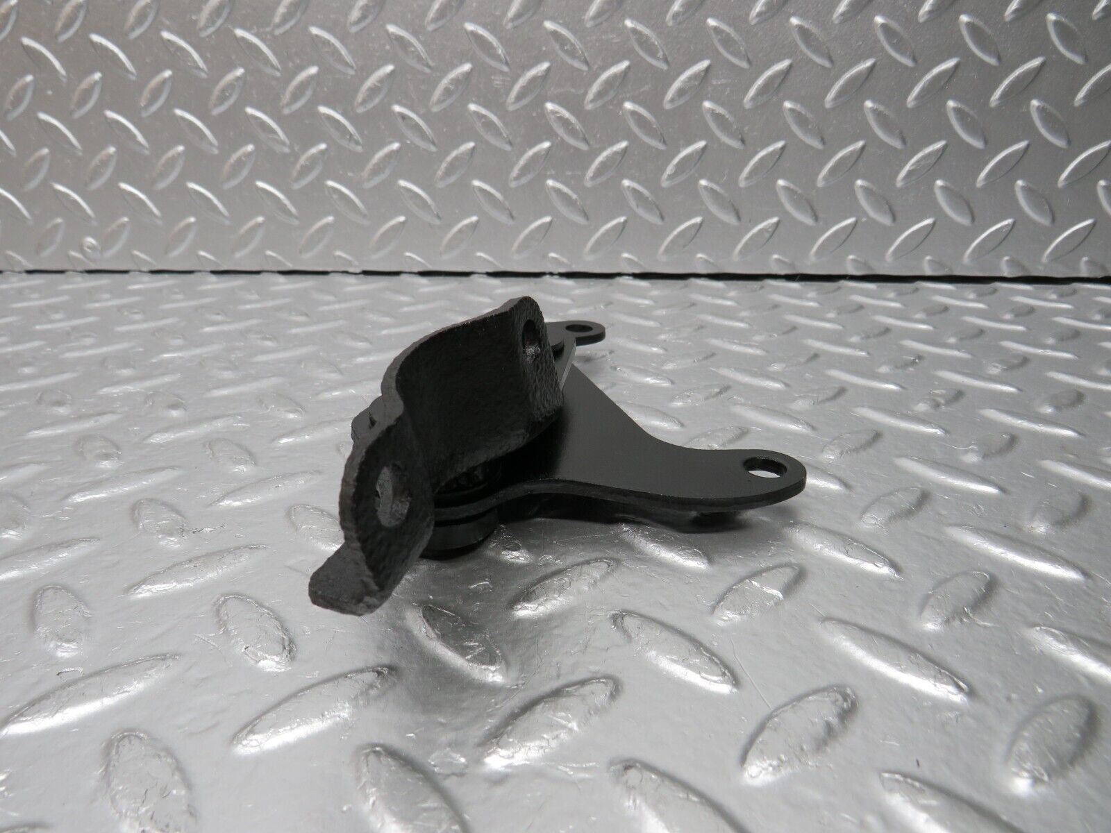 30923 Mercedes-Benz W201 190E 2.0L Cable Holder Bracket