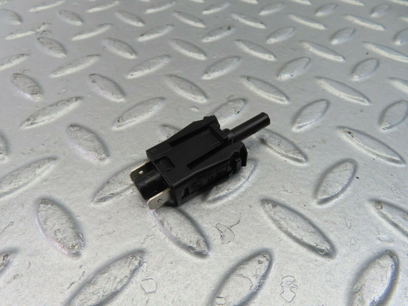 10404 Mercedes-Benz W201 190E Door Contact Switch 0015458714