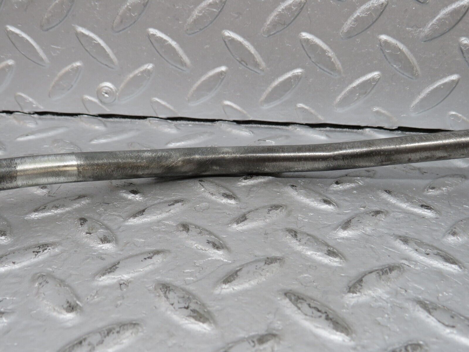 36308 Mercedes-Benz W126 420SE Oil Pipe Line