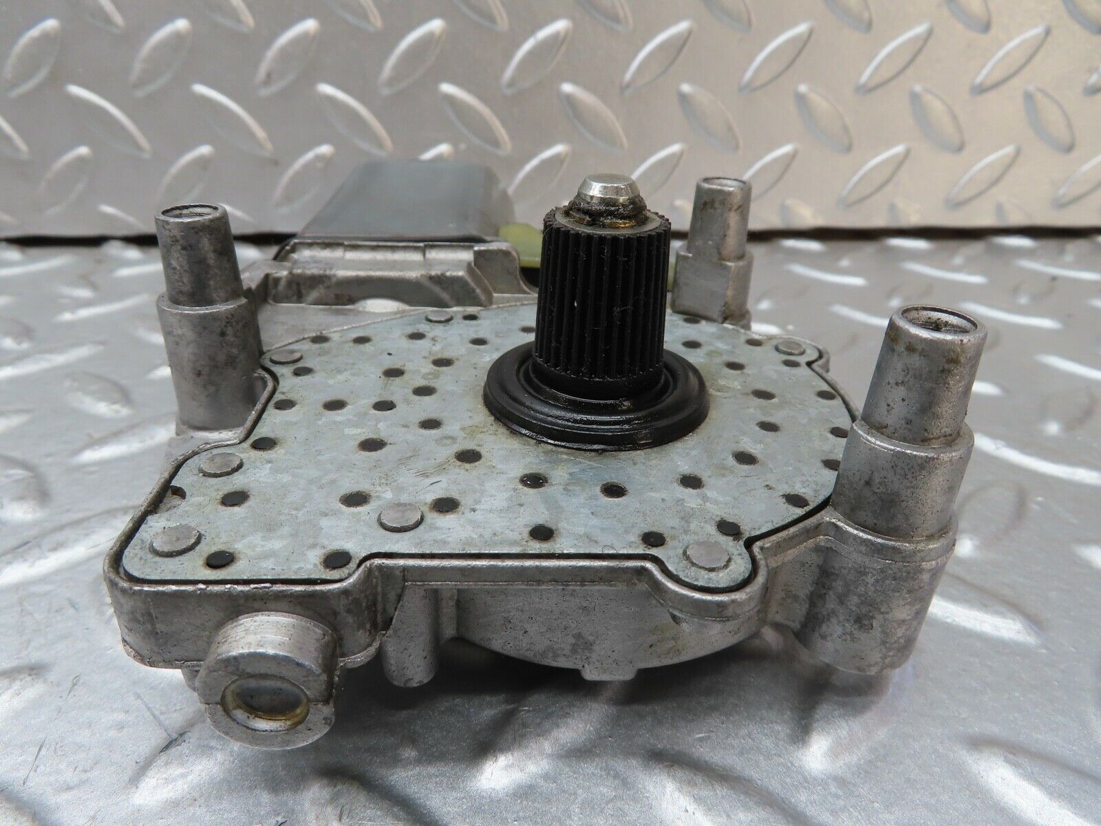 19520 Mercedes-Benz C140 CL420 Coupe Rear L Window Regulator Motor 0130821515