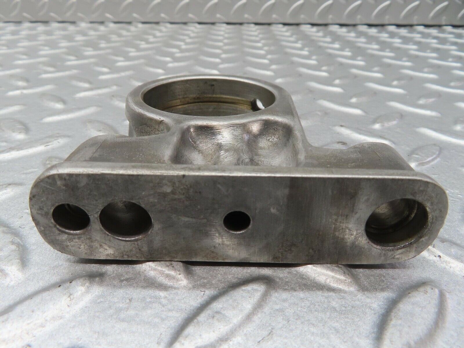 13351 Mercedes-Benz C107 350SLC Coupe Camshaft Tower Bearing 1160512112