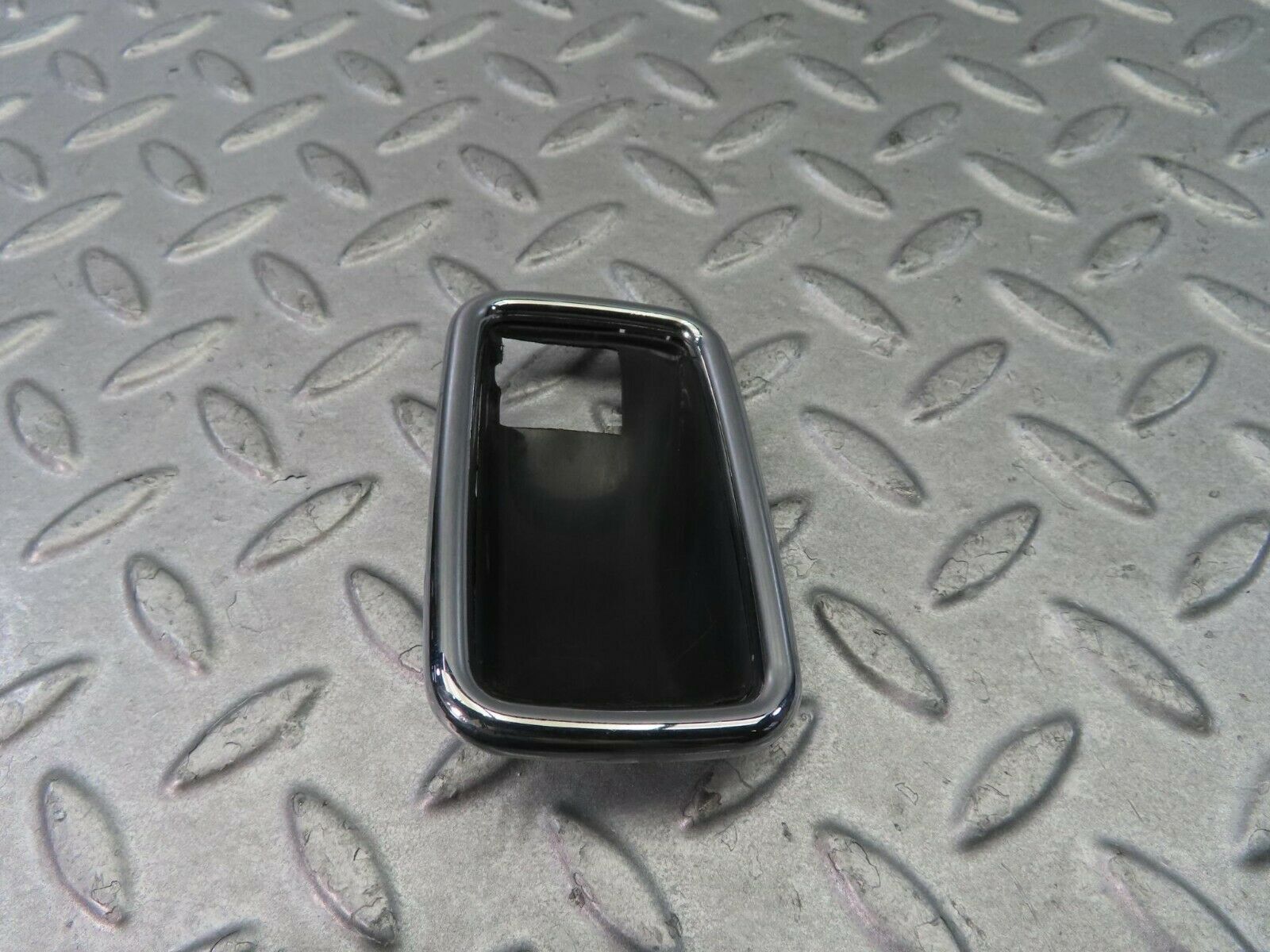 8662 Mercedes-Benz W108 Chrome Frame For Door Opener Left 1087660511