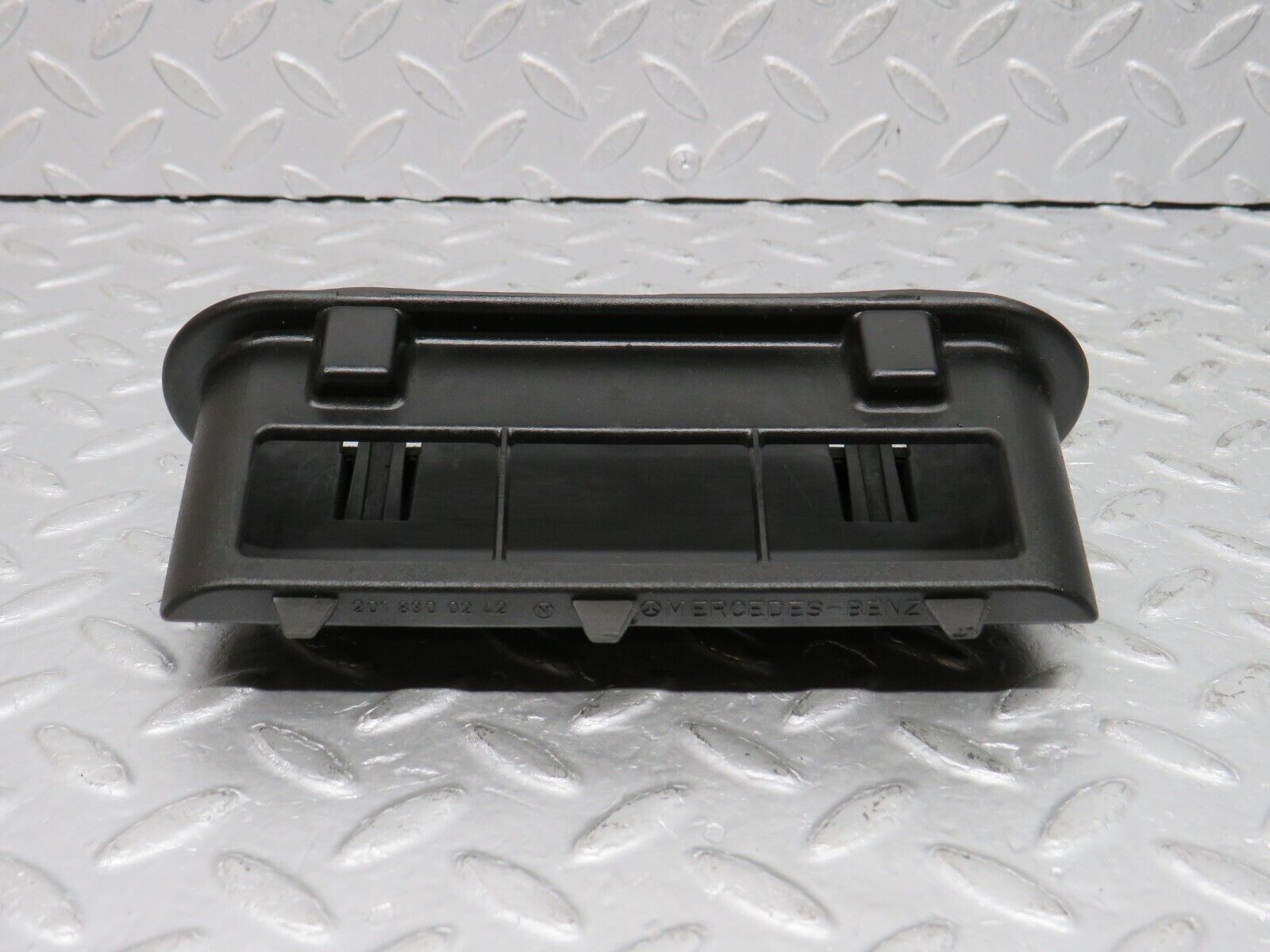 38676 Mercedes-Benz W201 190E 2.6L Trunk Breather Ventilation Valve Left 2018300242