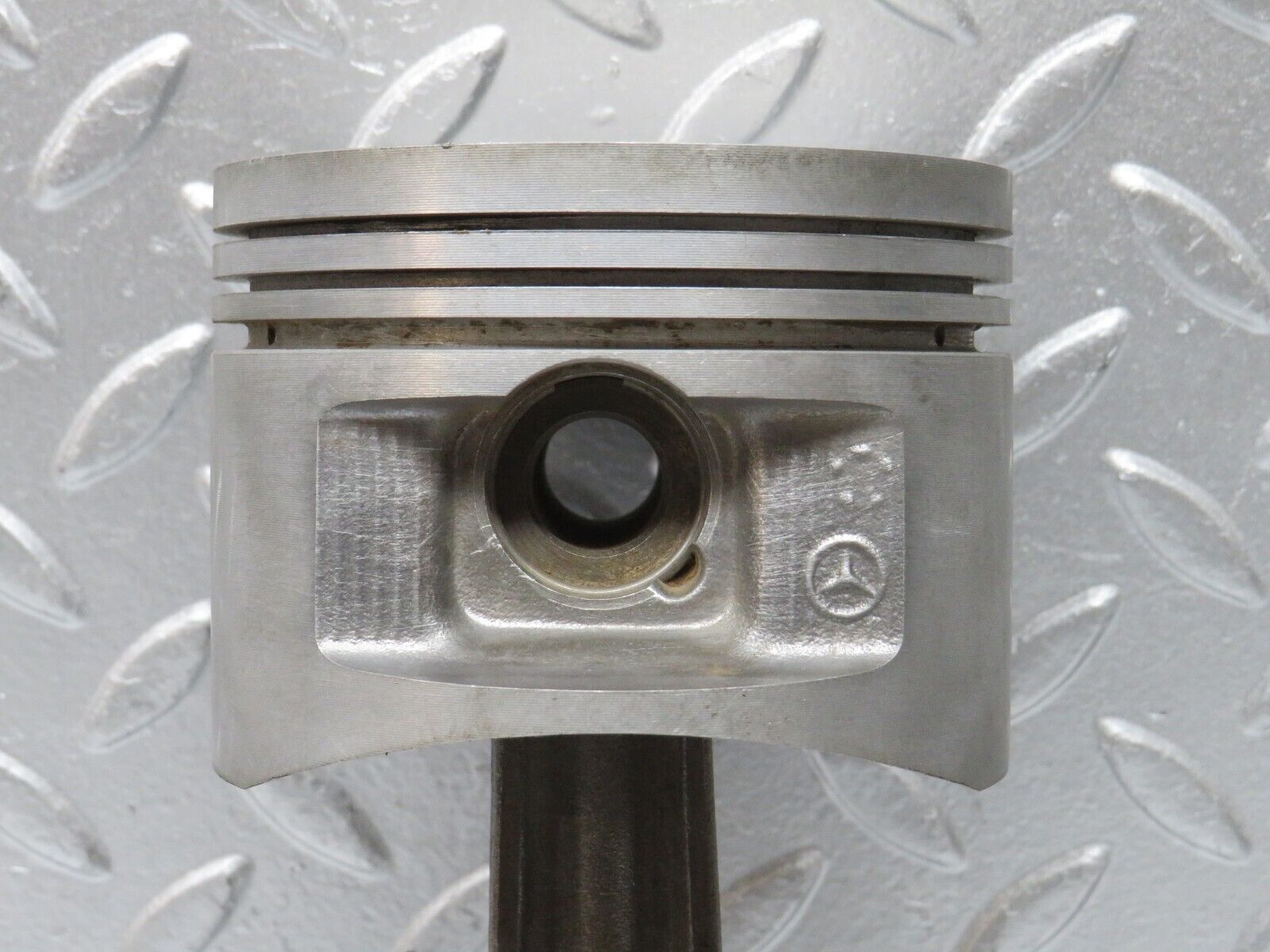 32709 Mercedes-Benz S124 300TE Wagon Piston With Connecting Rod 88.485mm 10205