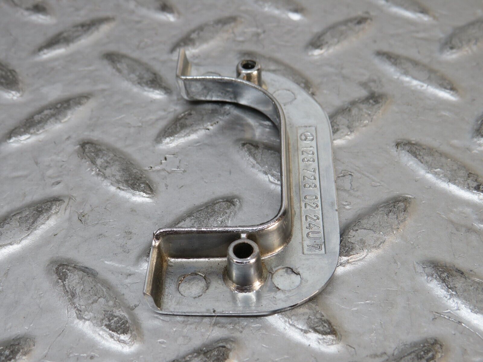 28800 Mercedes-Benz W123 230E Right Interior Chrome Door Latch Trim 1237230224