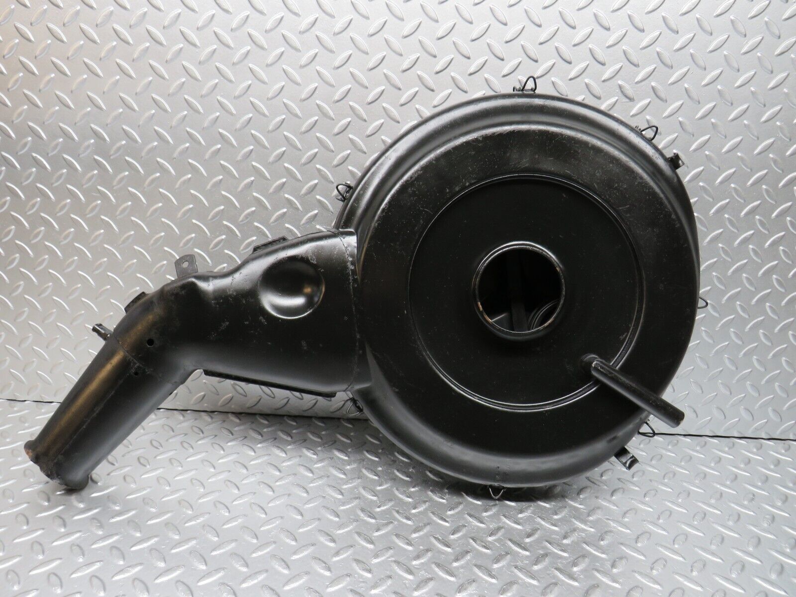 0850 Mercedes-Benz C107 350SLC Coupe Air Filter Housing 4515785126