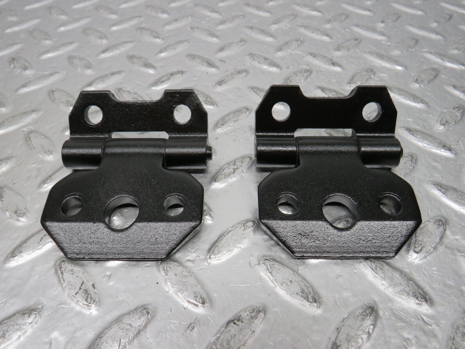 30864 Mercedes-Benz W201 190E 2.0L Left Door Hinge Pair