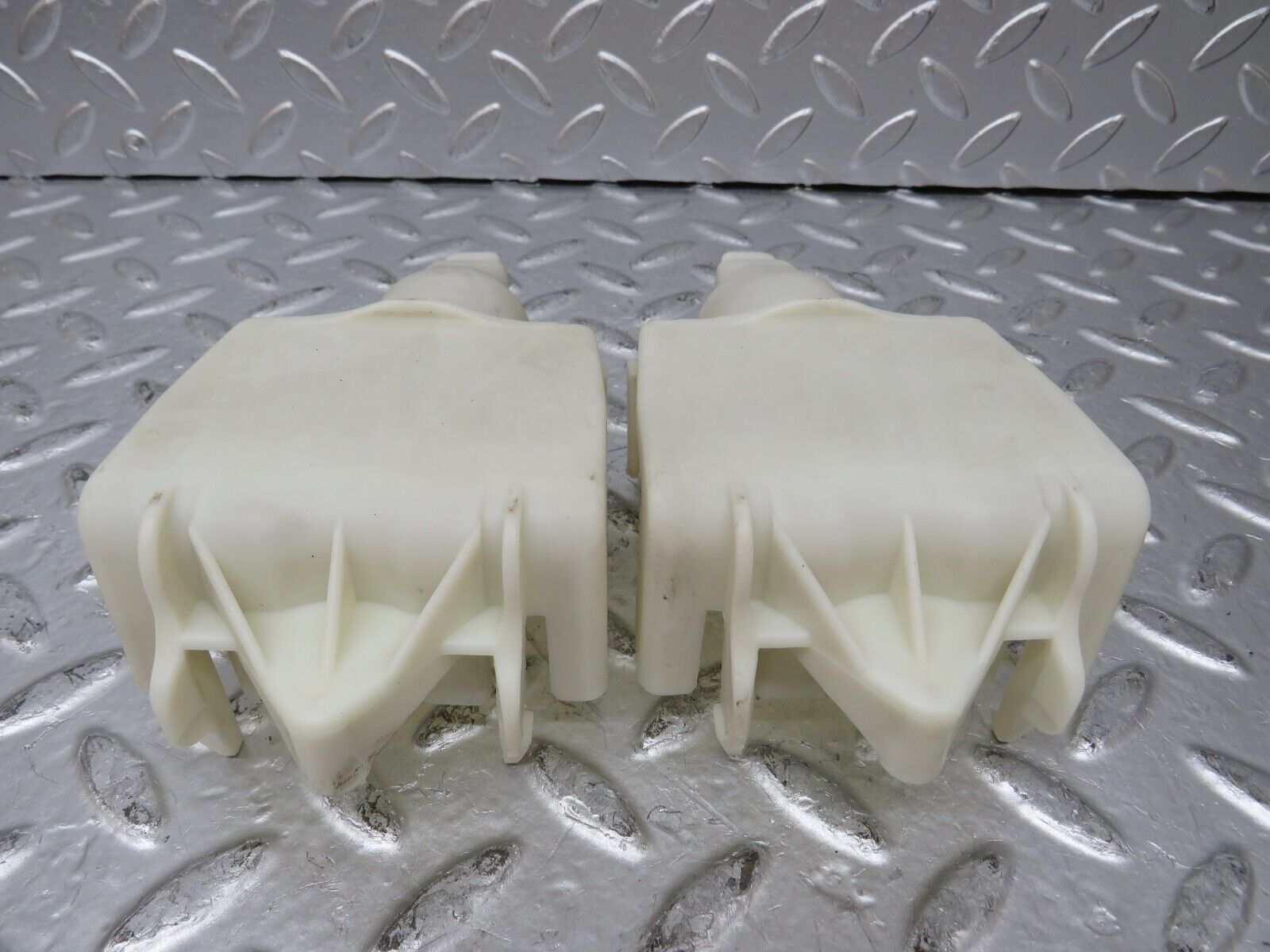 25973 Mercedes-Benz W124 280E Rear Door Lock Vacuum Actuator Cover 1248050590