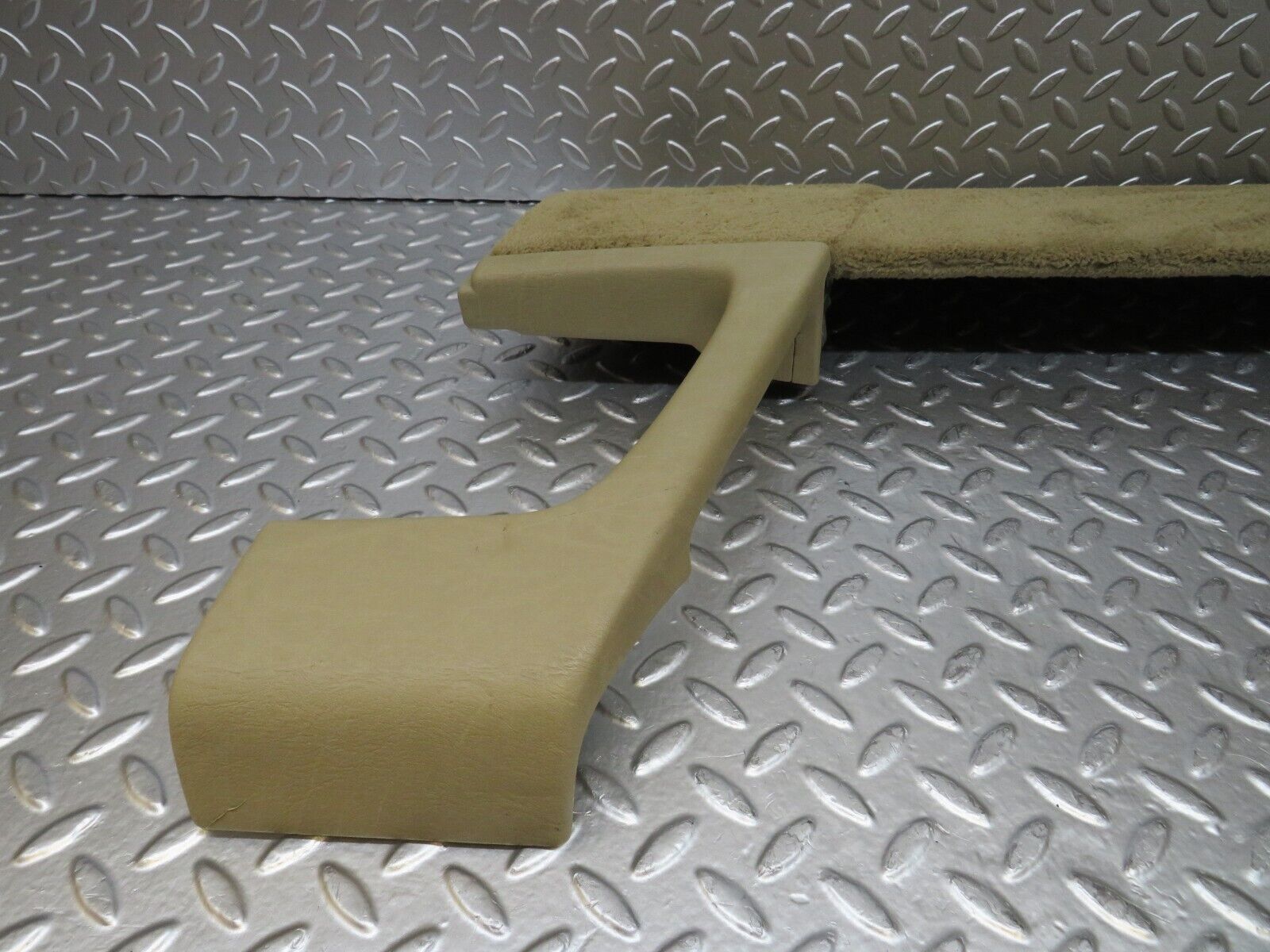 25102 Mercedes-Benz R129 Front Left Door Handle Panel Beige 1298100154