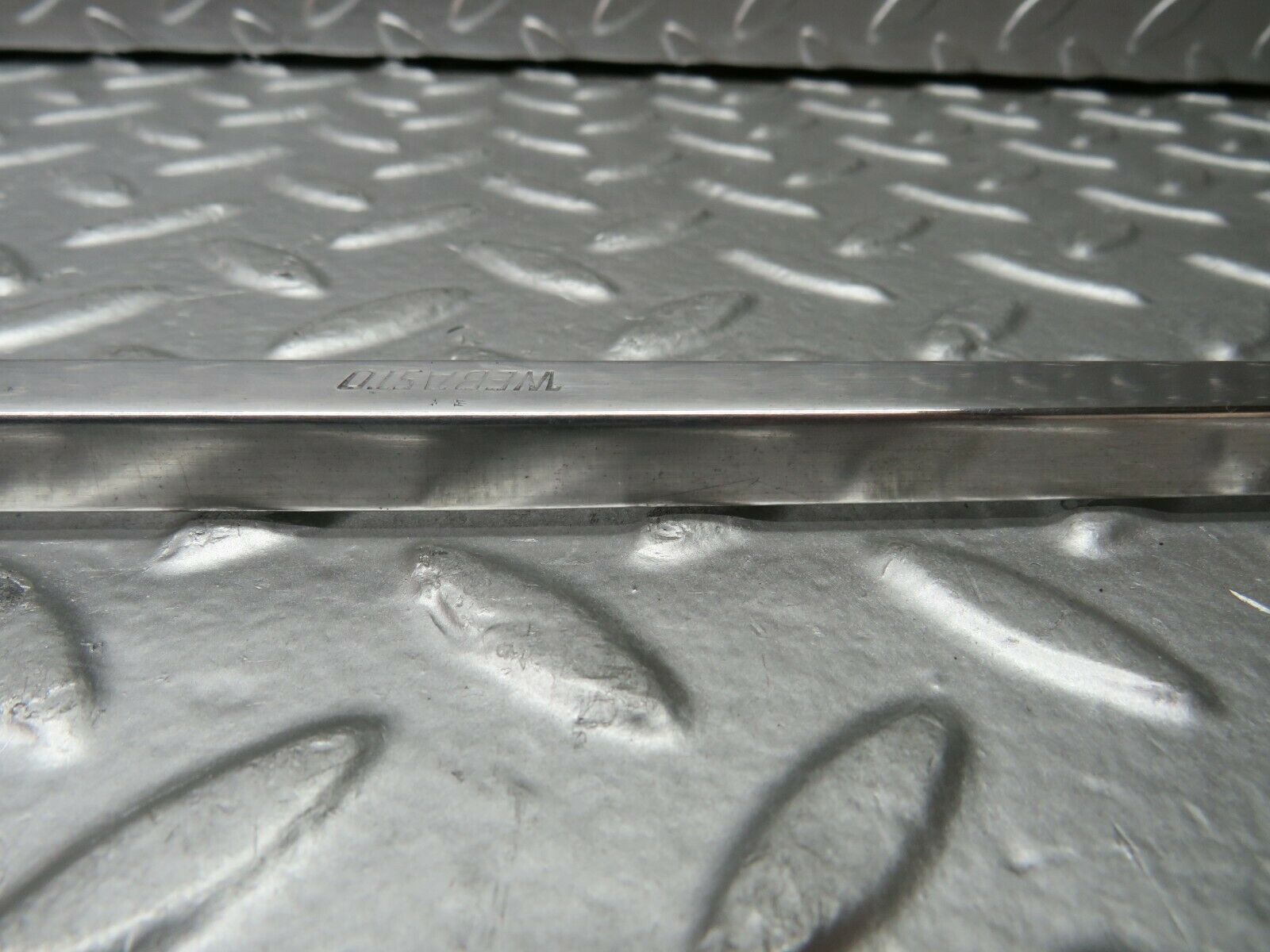 22736 Mercedes-Benz C107 450SLC Coupe Sunroof Chrome Trim