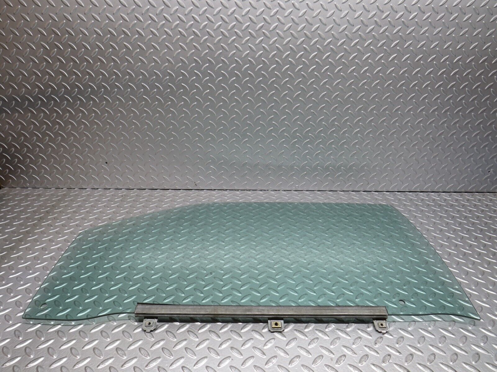 39665 Mercedes-Benz R129 320SL Coupe Left Door Window Glass