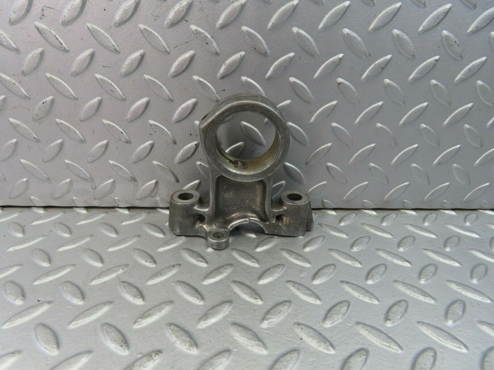 8976 Mercedes-Benz W108 Camshaft Tower Bearing 1140510016