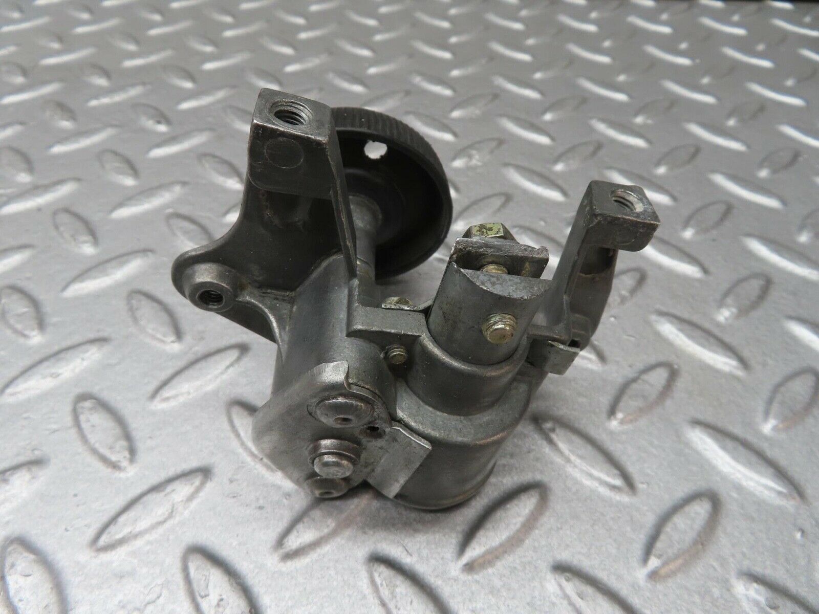 13205 Mercedes-Benz W111 220S Vent Window Regulator Left