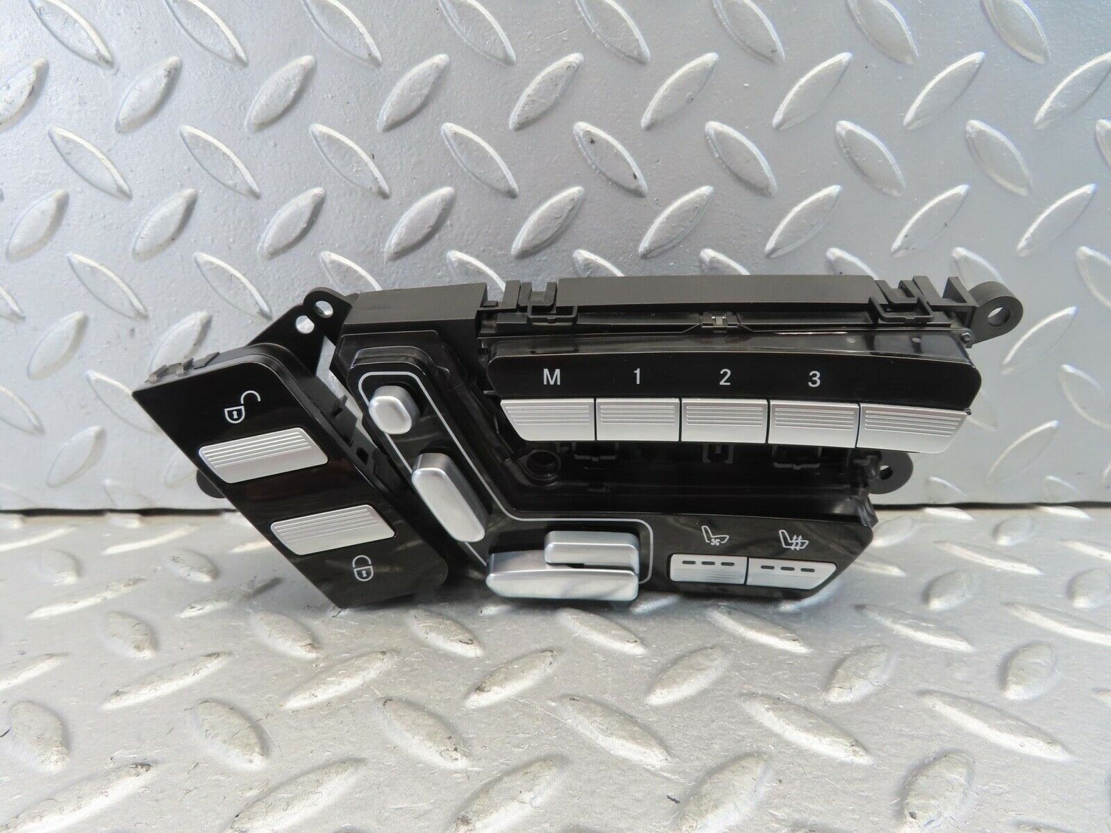 11094 Mercedes-Benz W221 S320 Front Left Seat Control With Door Unlock Switch