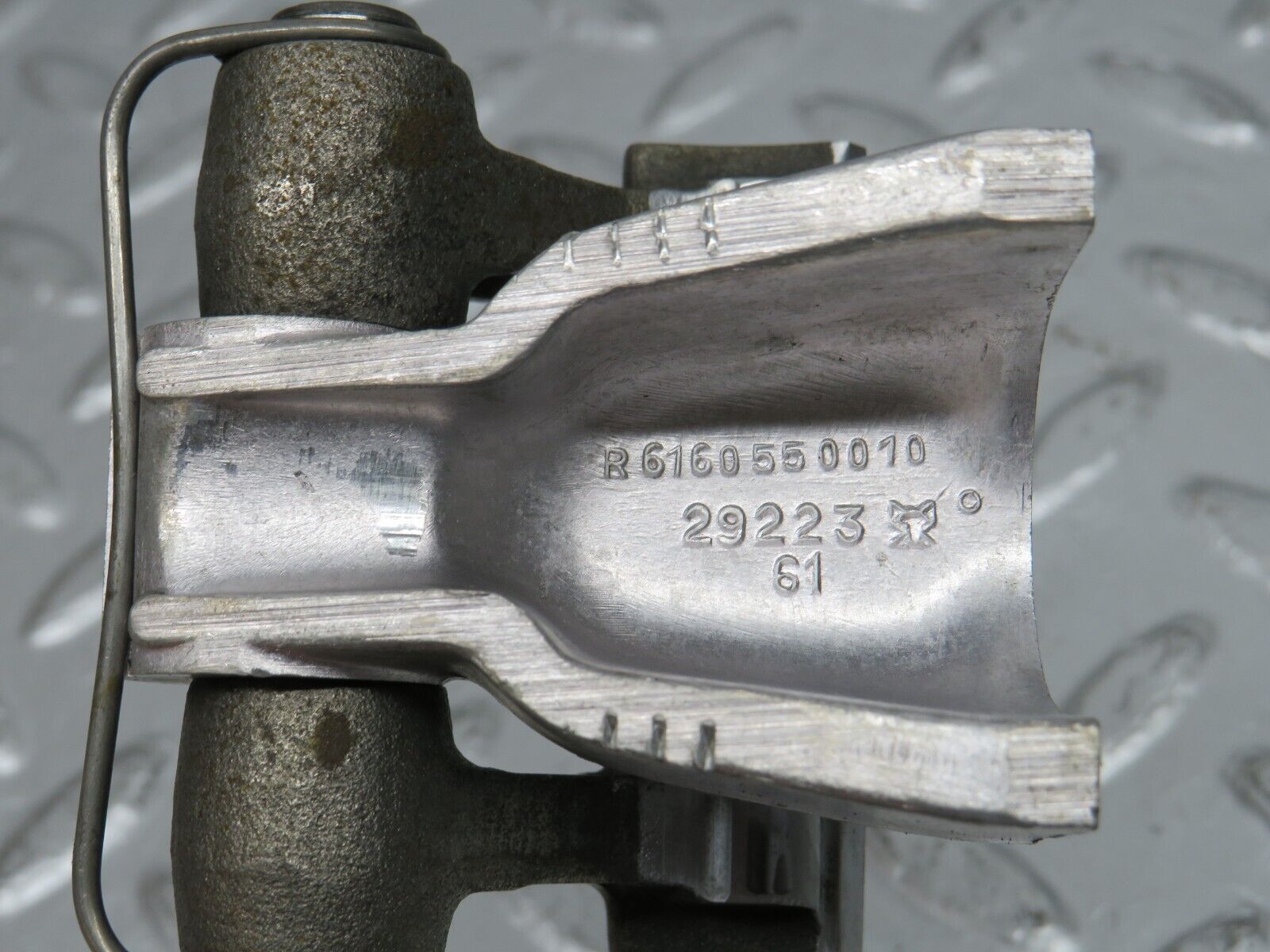 31068 Mercedes-Benz W123 200D Camshaft Rocker Arms 6160550010