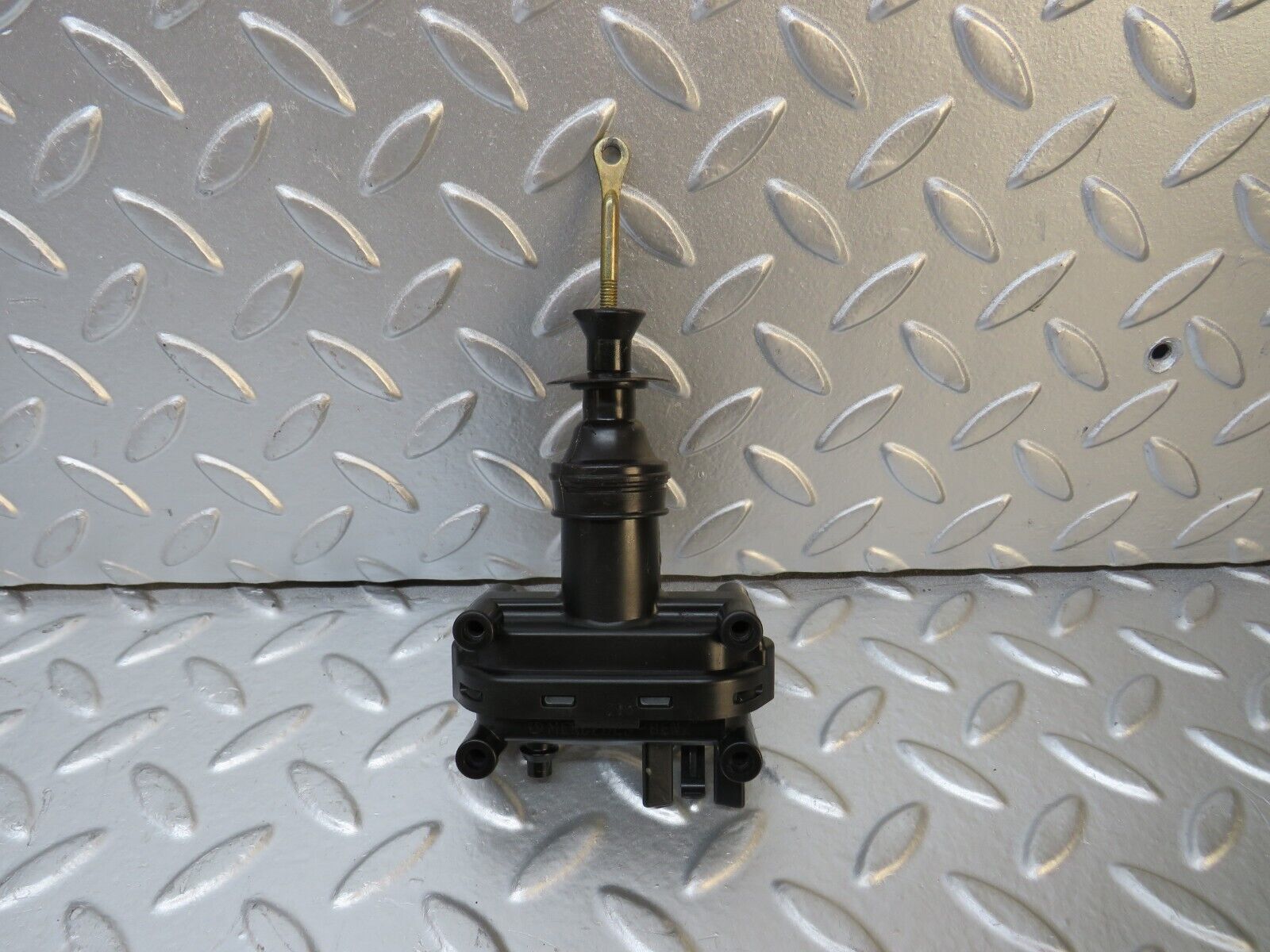 30276 Mercedes-Benz W124 230E Door Lock Vacuum Actuator Rear Right