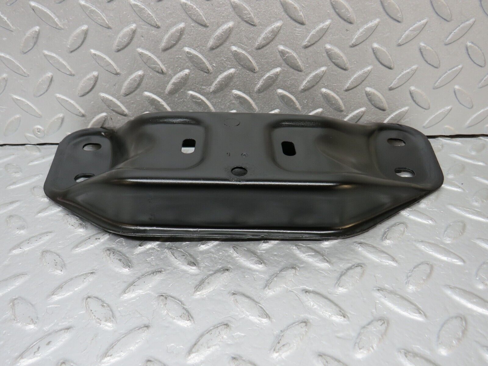 38924 Mercedes-Benz W201 190E 2.6L Gearbox Mount Bracket