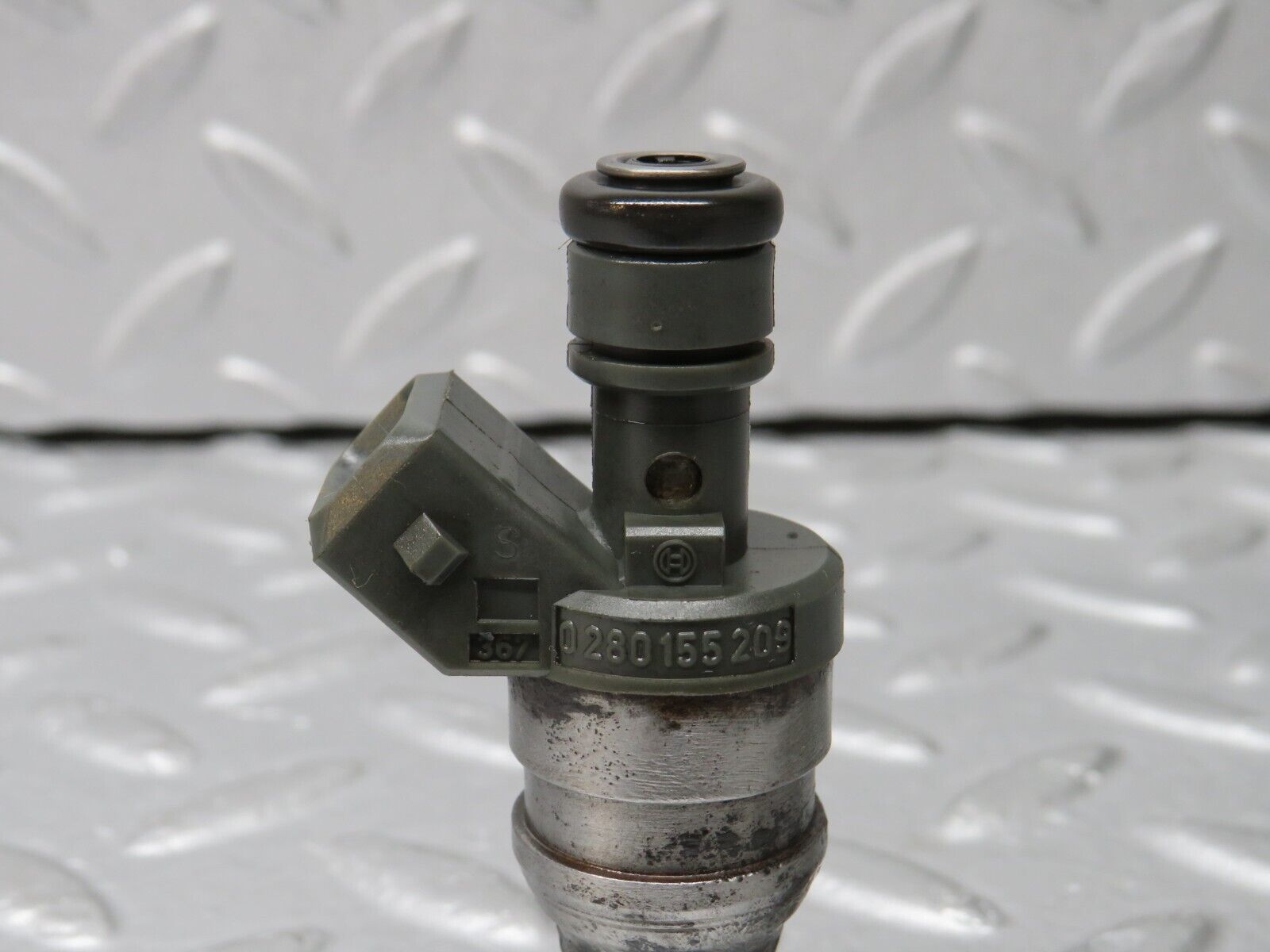 38143 Mercedes-Benz A124 320E Cabriolet Fuel Injector Bosch 0280155209 0000787323