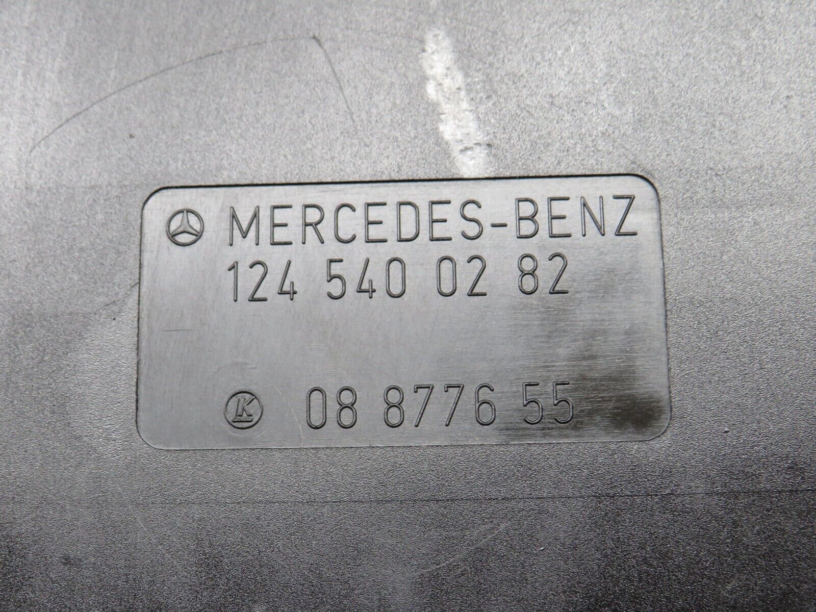 32363 Mercedes-Benz S124 300TE Wagon Fuse Box Lid Cover 1245400282 1245400182
