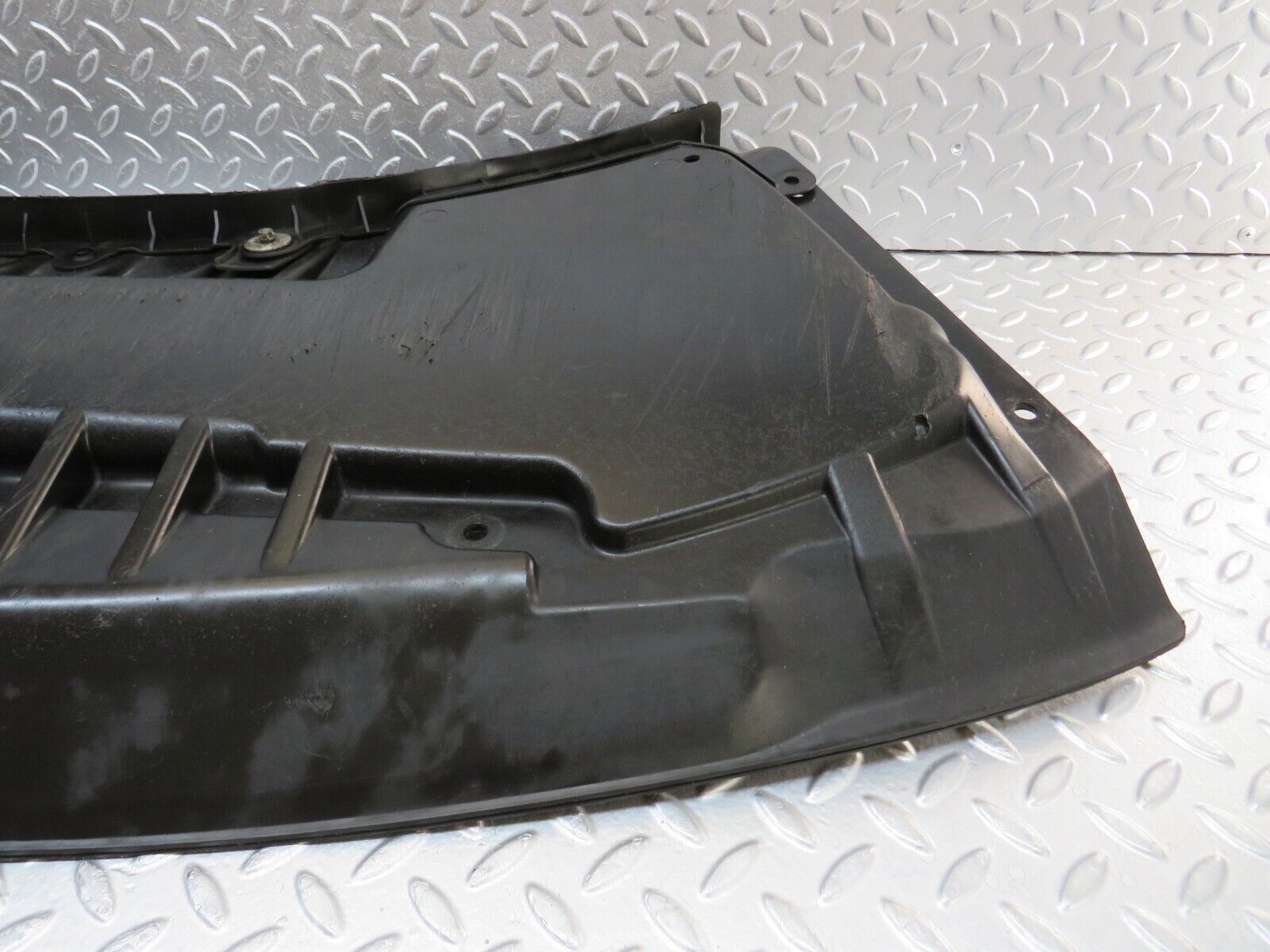 35123 Mercedes-Benz W221 Engine Bay Undertray Cover