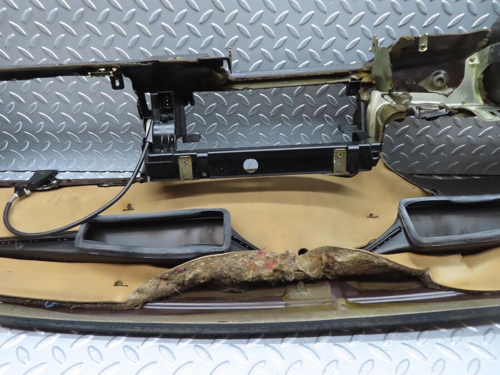 12041 Mercedes-Benz R129 300SL Coupe Dashboard Black