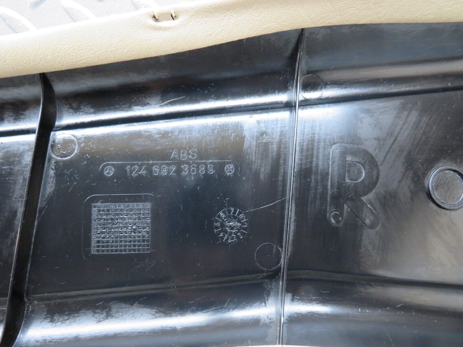27525 Mercedes-Benz S124 300TE B Pillar Cover Right Side Beige 1246923689