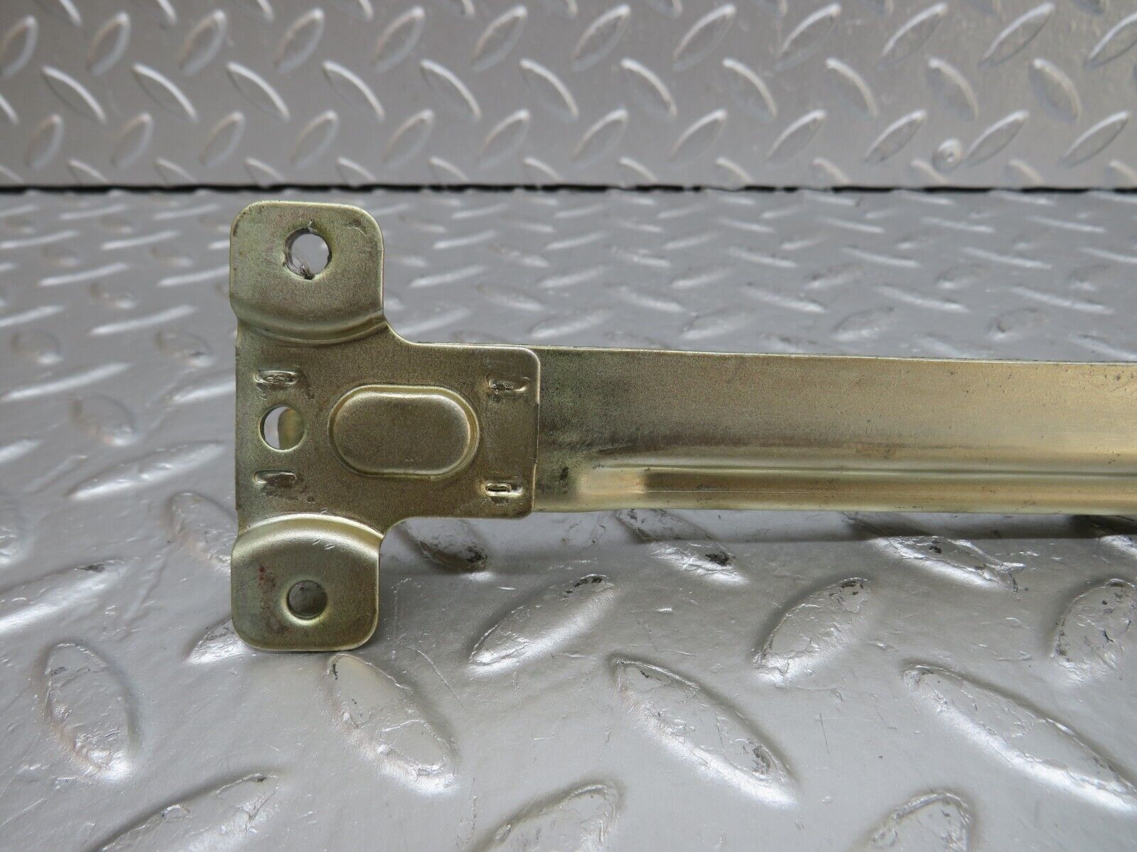 33256 Mercedes-Benz W202 C180 Front Left Door Window Channel