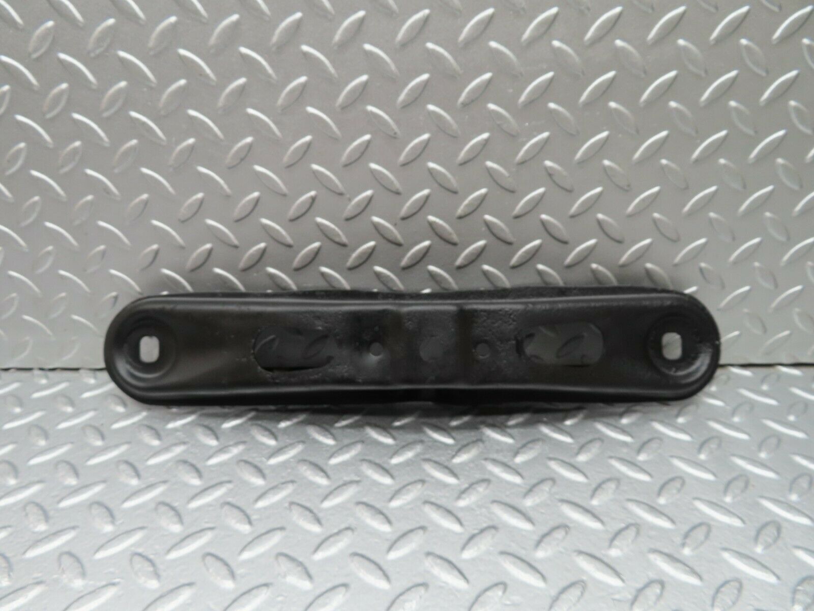 17969 Mercedes-Benz W123 200 Gearbox Bracket