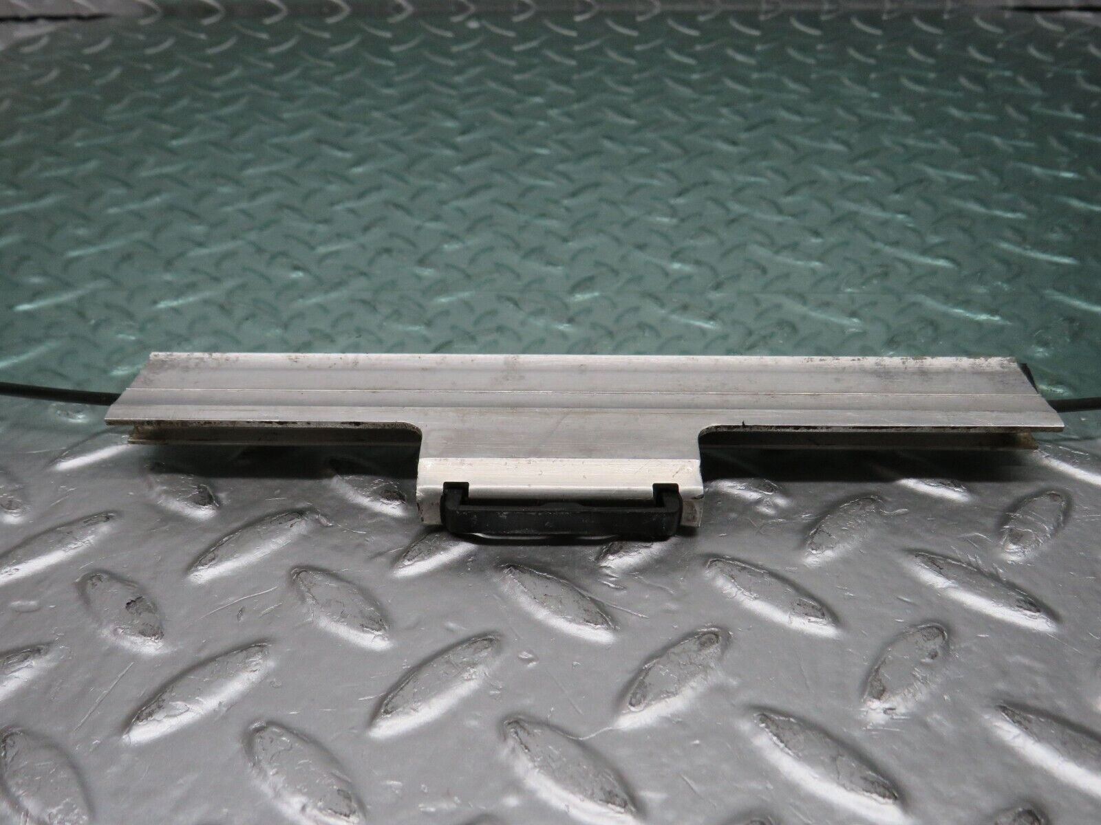 31477 Mercedes-Benz S124 220TE Wagon Rear Right Door Window Glass