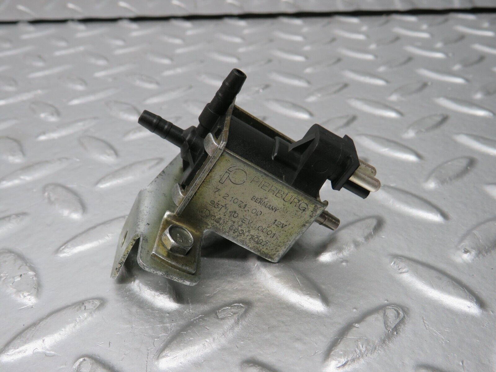 31618 Mercedes-Benz W201 190LE 1.8L Vacuum Control Valve Pierburg 0015407097
