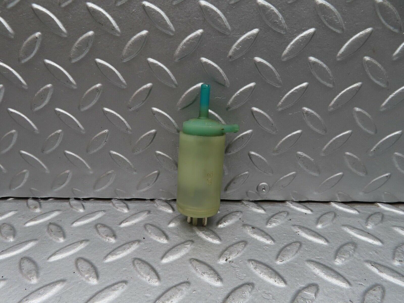 16180 Mercedes-Benz W124 260E Windscreen Washer Pump